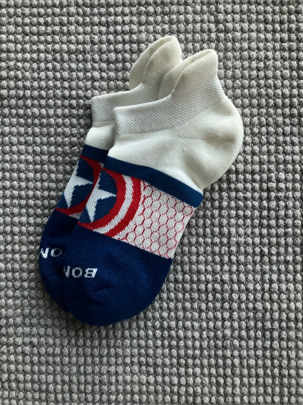 captain America pattern bombas Women’s Ankle Sock (M)